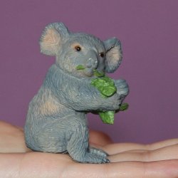 CollectA 88357 - Koala jedzący liście eukaliptusa