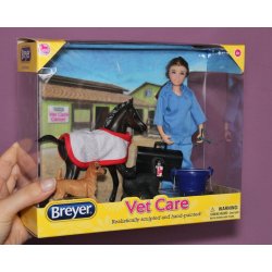 Breyer 61039 - Pomoc weterynaryjna - lalka i zwierzaki