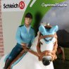 Schleich 42111 - Jeździec turniejowy z koniem i siodłem